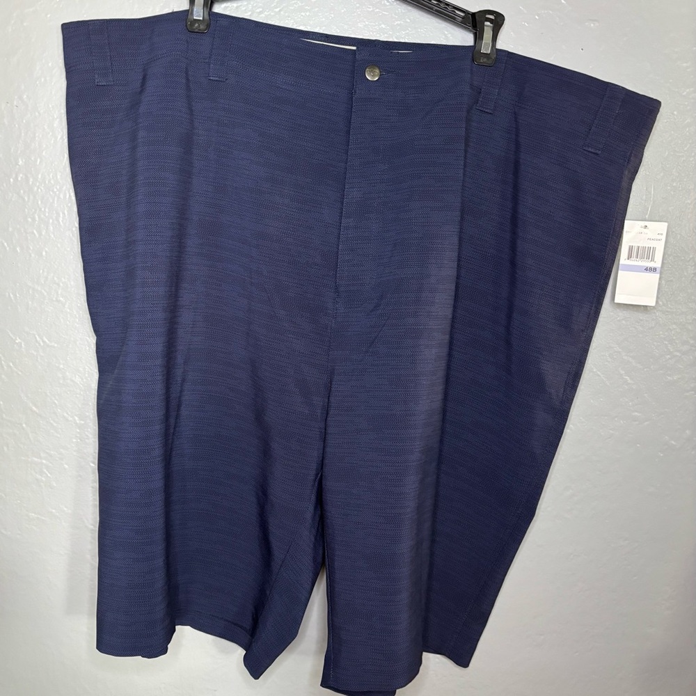 Lot of 2 pairs of men’s 48 shorts. Callaway NWT shorts. Duluth cargo shorts.‎